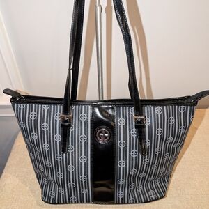 Giani Bernini Signature  Zip Tote Like New Condition